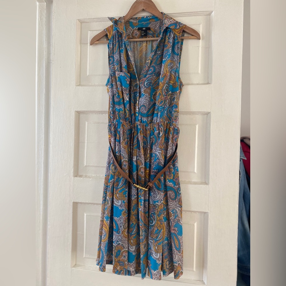 H&M, size 8, paisley print sleeveless dress with belt.